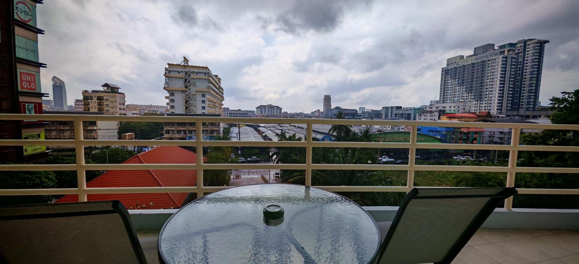 Condo Express View Talay 6 Pattaya Zewnętrze zdjęcie